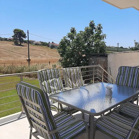 Semesterbostad Dimis House *