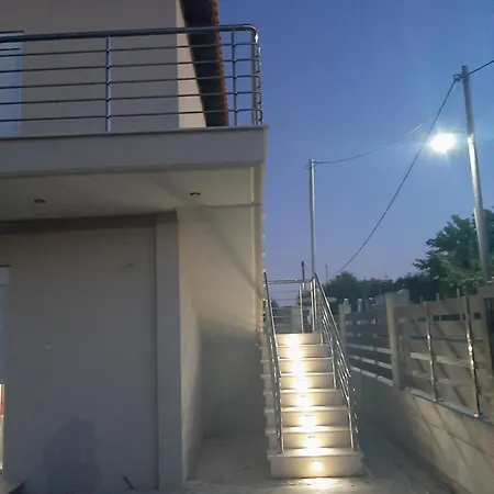 Dimis House * 네아 포티데아